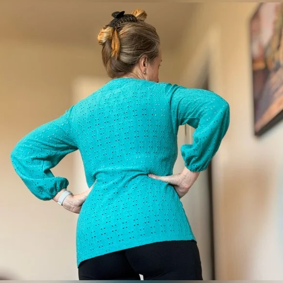 Susan Graver Passport Teal Eyelet Blouse XXS - Picture 2 of 10